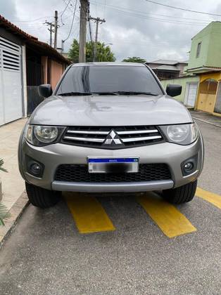 MITSUBISHI L200 TRITON 2.4 HLS 4X2 CD 16V FLEX 4P MANUAL MITSUBISHI L200 TRITON 2.4 HLS 4X2 CD 16V FLEX 4P MANUAL